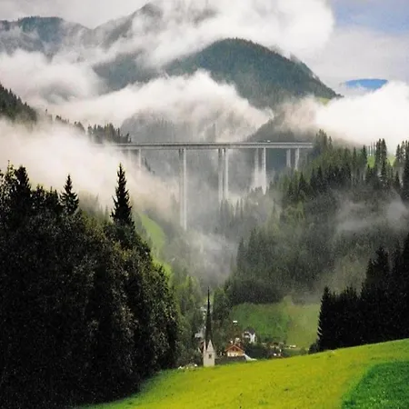 Apartment In Near Hiking Trails, Cleaning Included Krispl