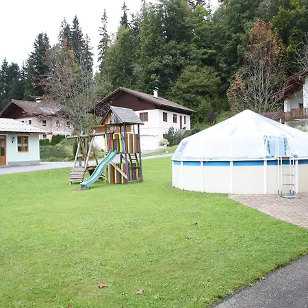 In With Outdoor Pool, Cleaning Included *